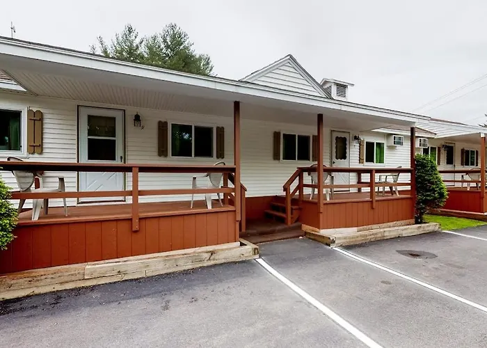 Riverbank Motel